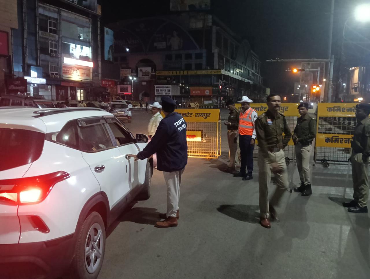 होली से पहले रायपुर पुलिस का बड़ा एक्शन: 3 घंटे में 154 नशेड़ी वाहन चालक पकड़े, 15.40 लाख जुर्माना वसूला जाएगा
